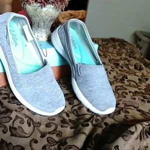 Memory foam shoes